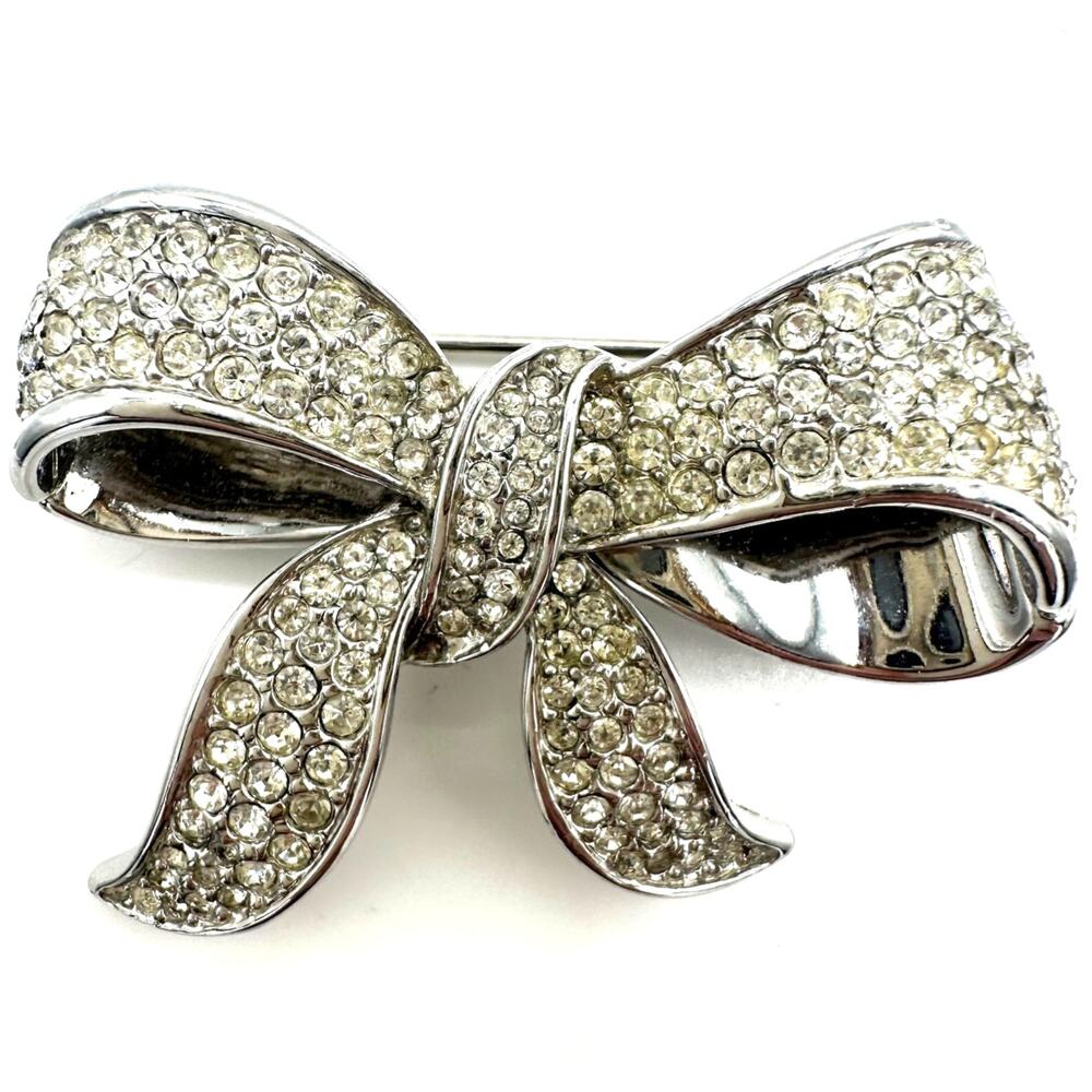 Oscar De La Renta vintage silver tone rhodium plate clear rhinestones bow brooch